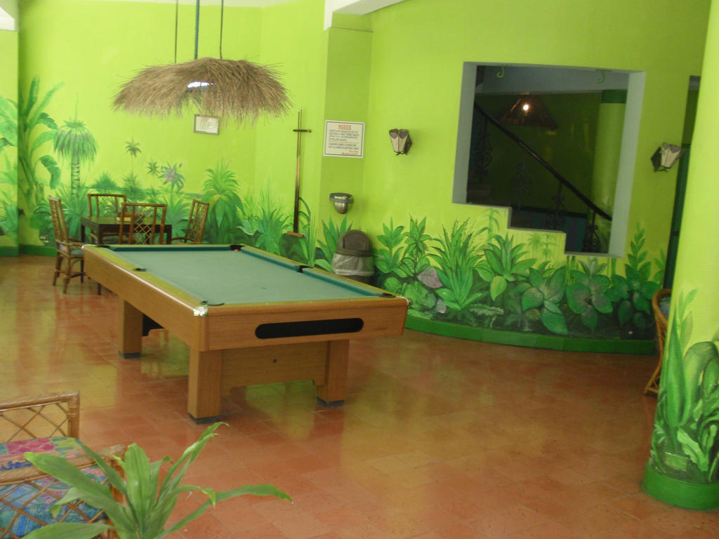Doctors Cave Beach Hotel Montego Bay Exterior photo